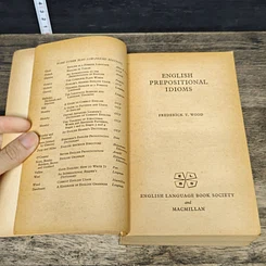 หนังสือ English Prepositional Idioms รูปที่ 7