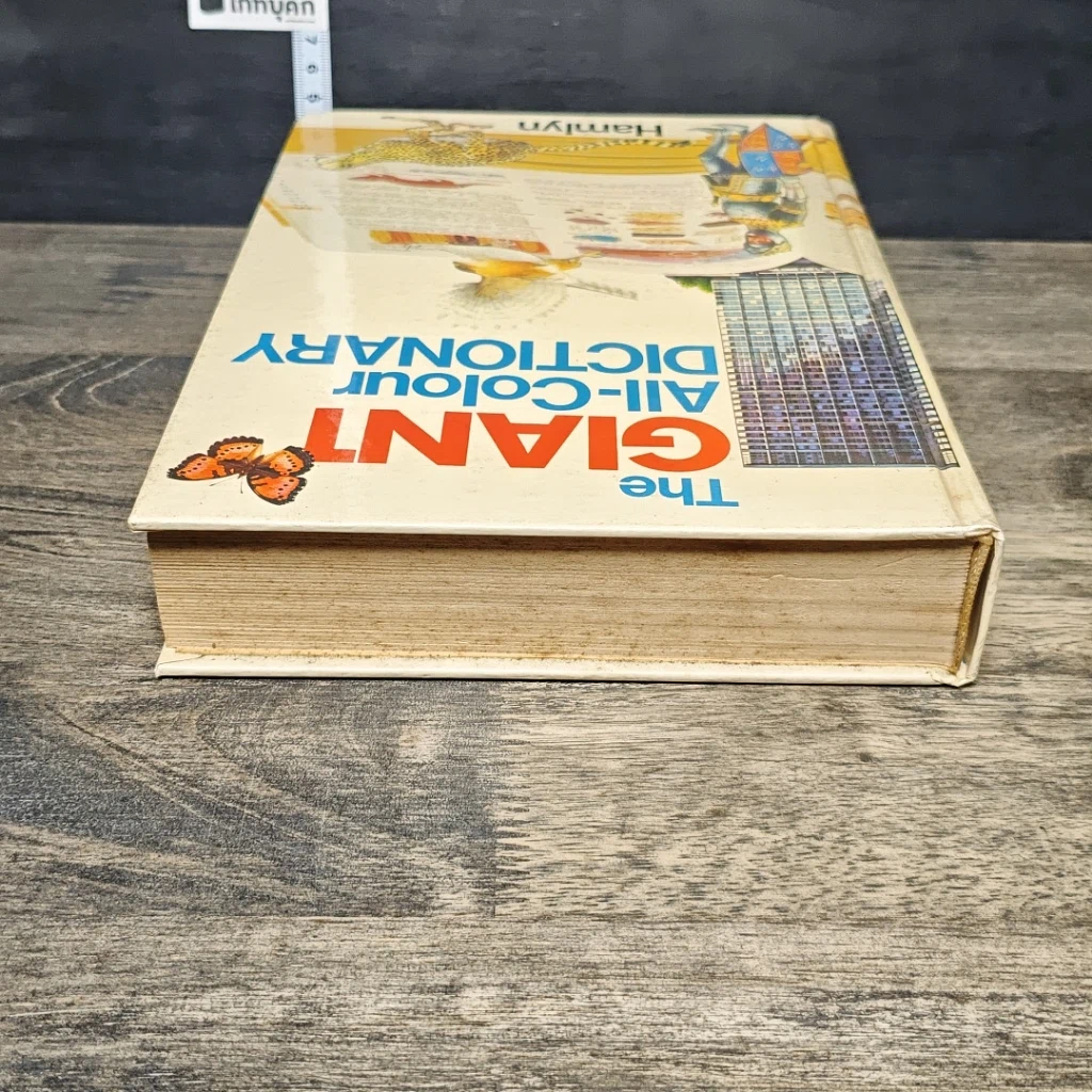 หนังสือ The Giant All-Colour Dictionary รูปที่ 4