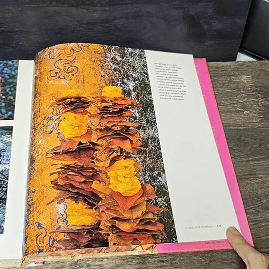 หนังสือ Tropical Colors The Art of Living with Tropical Flowers รูปที่ 10