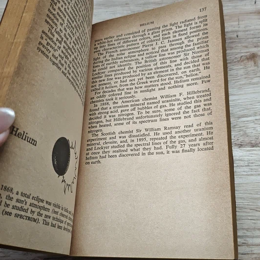 หนังสือ Words of Science and the History Behind Them รูปที่ 8