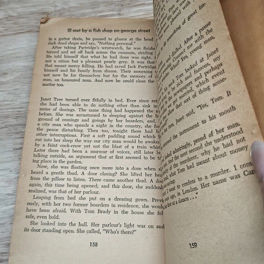 หนังสือ ill Met by a Fish Shop on George Street รูปที่ 8